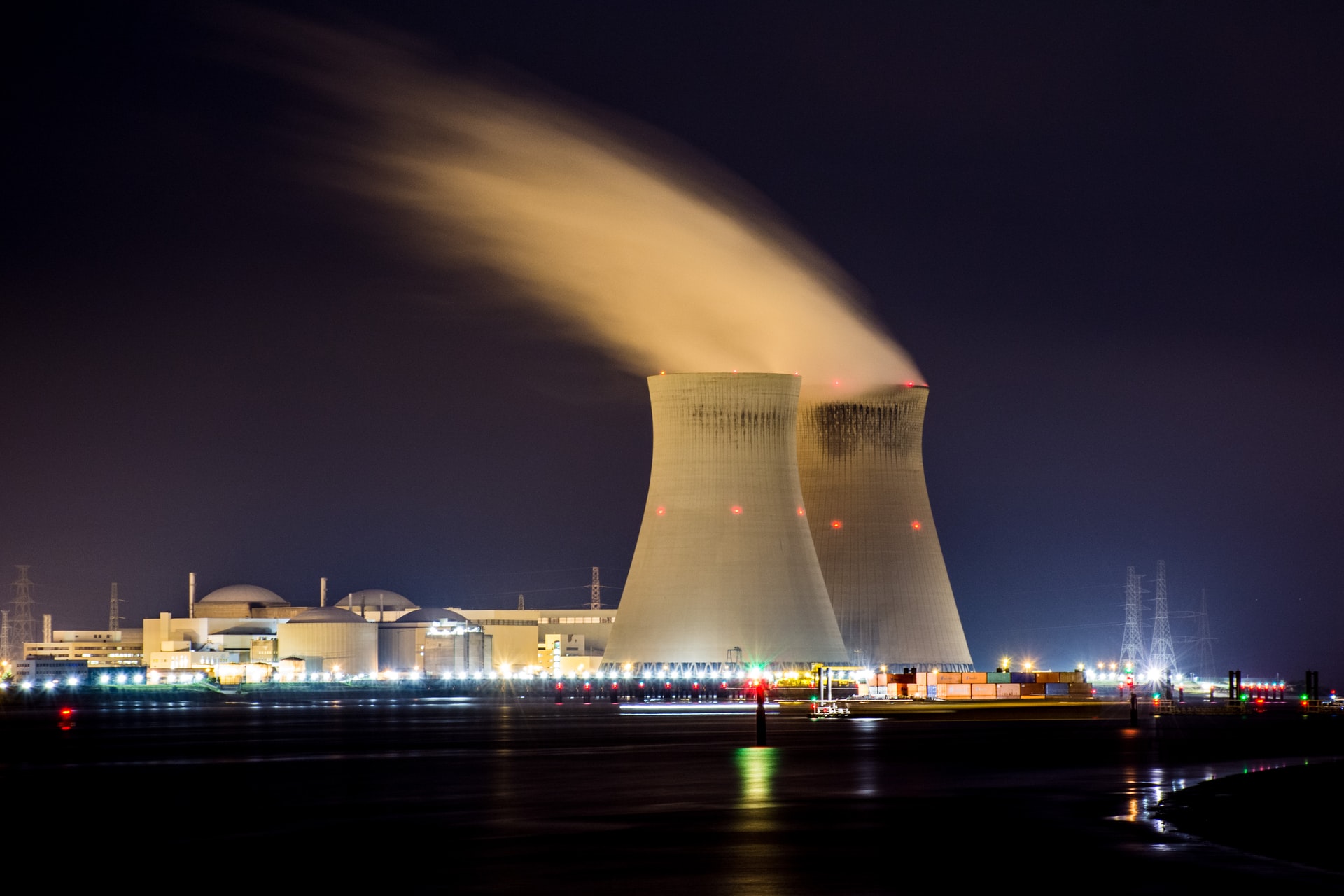 You are currently viewing Energy Bill in Limbo as Midwest State Braces for Nuclear Closure